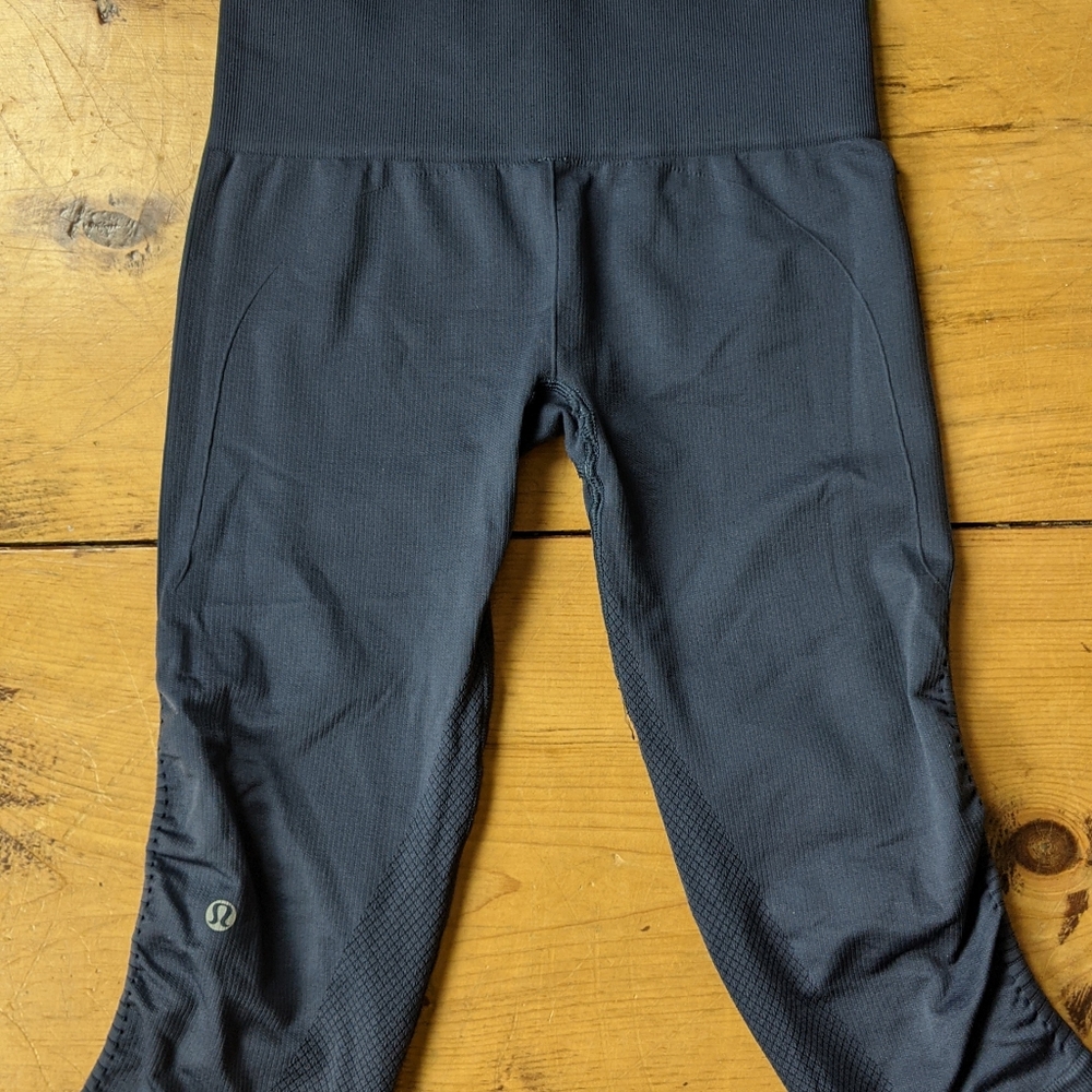 Lululemon cropped leggings - Women's 6